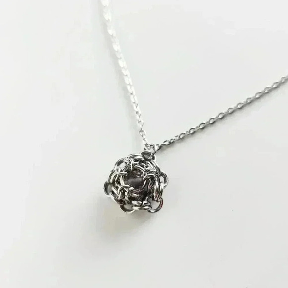 Sweet purple flower necklace with a small silver chain - Picture 5 of 8